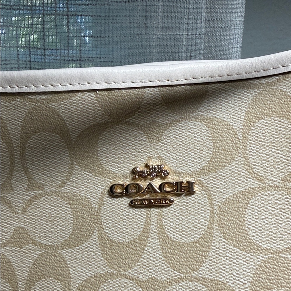Coach City Tote - Picture 2 of 12